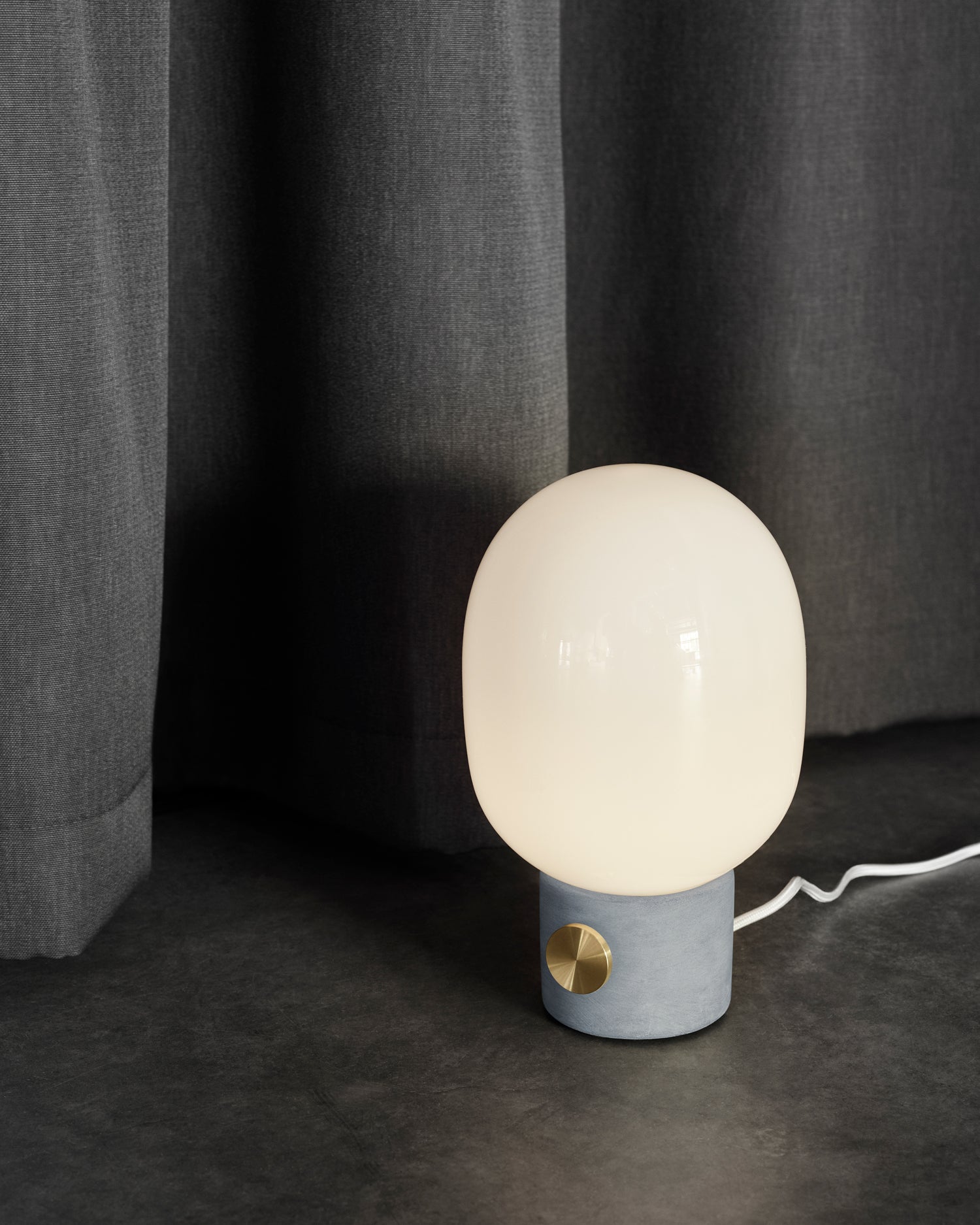 JWDA Table Lamp- Concrete