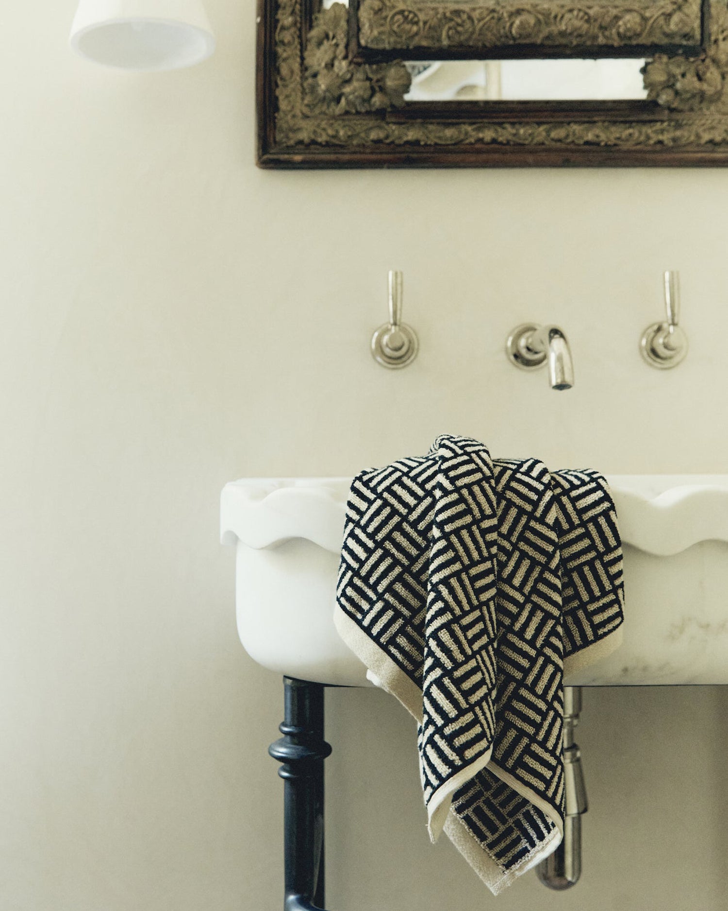 Torrens Hand Towel - Sand & Noir