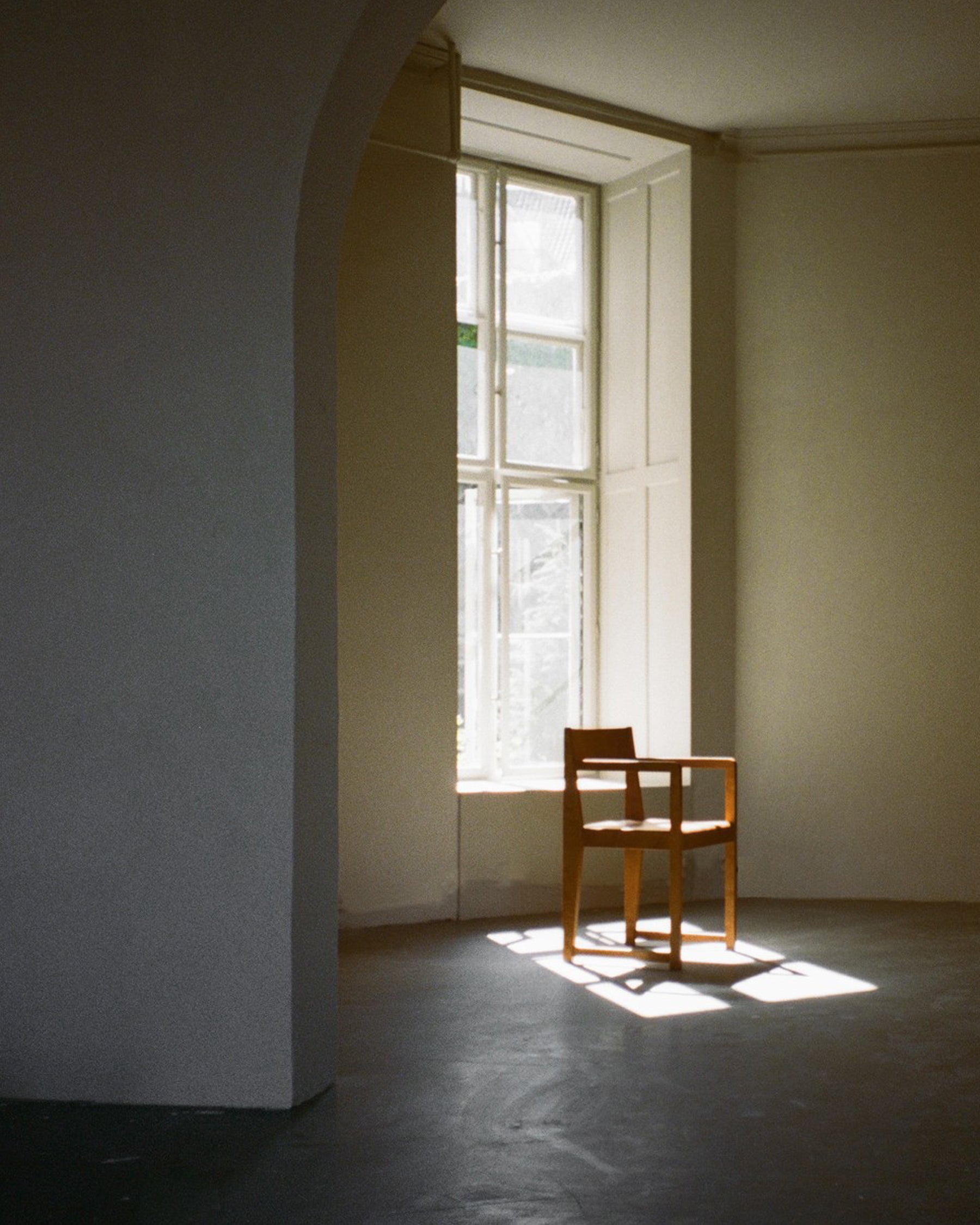 CHAIR 01 - Warm Brown Birch with Armrest