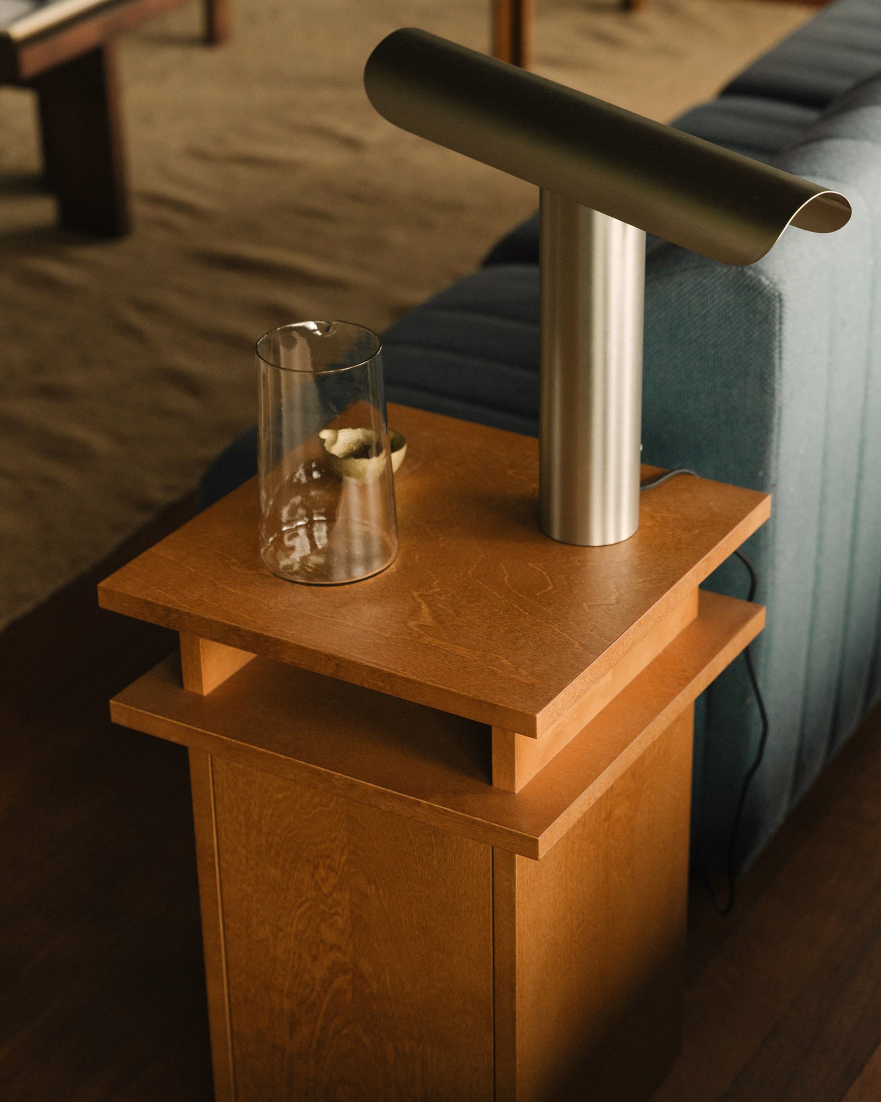 RATIO SIDE TABLE