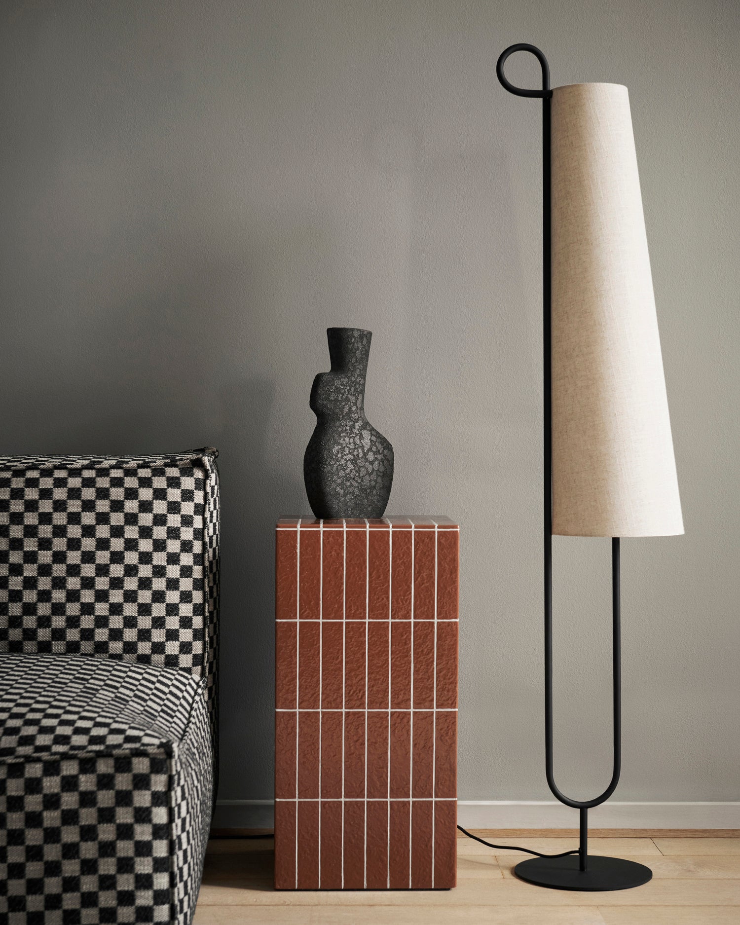 Ancora Floor Lamp - Black / Natural