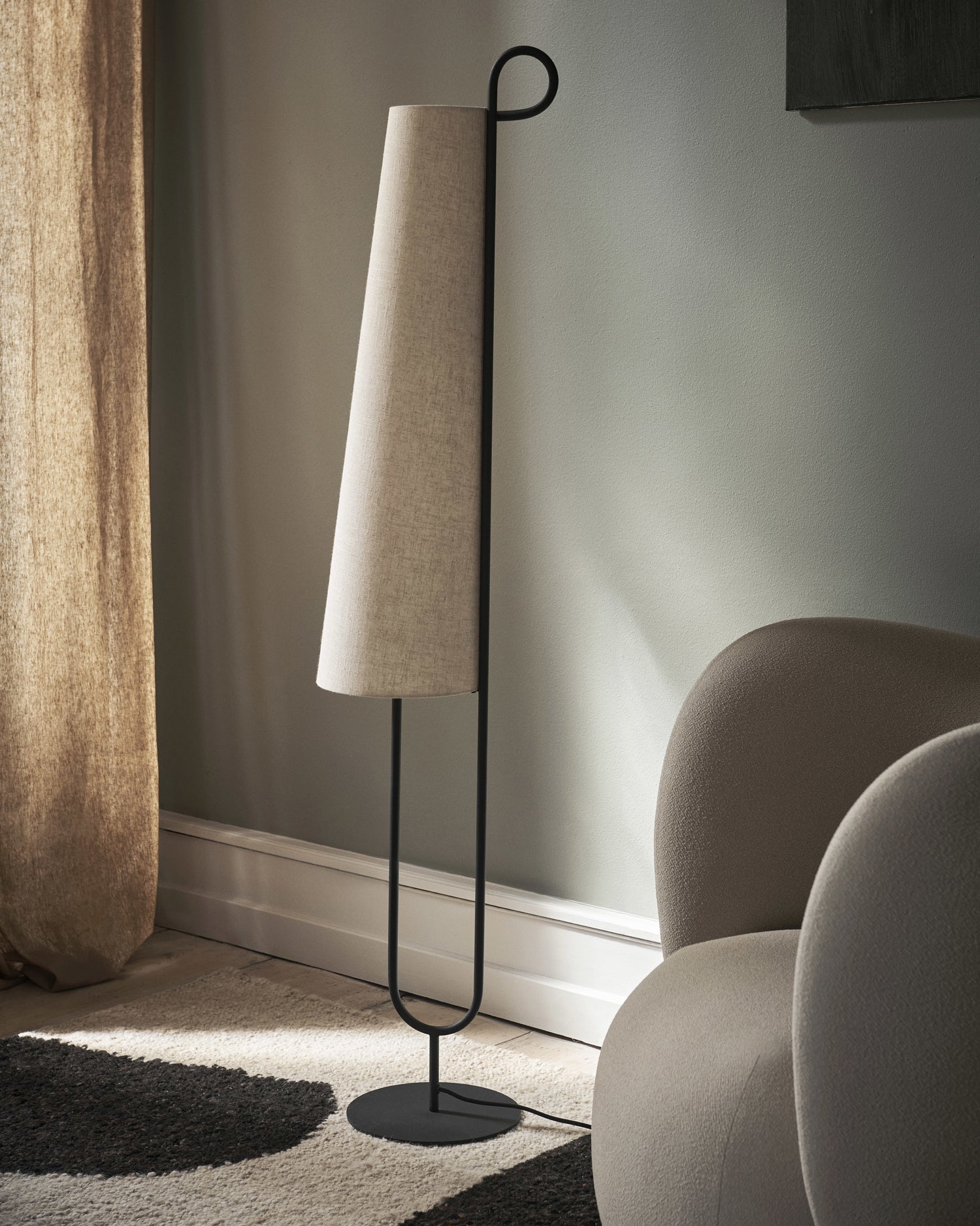 Ancora Floor Lamp - Black / Natural