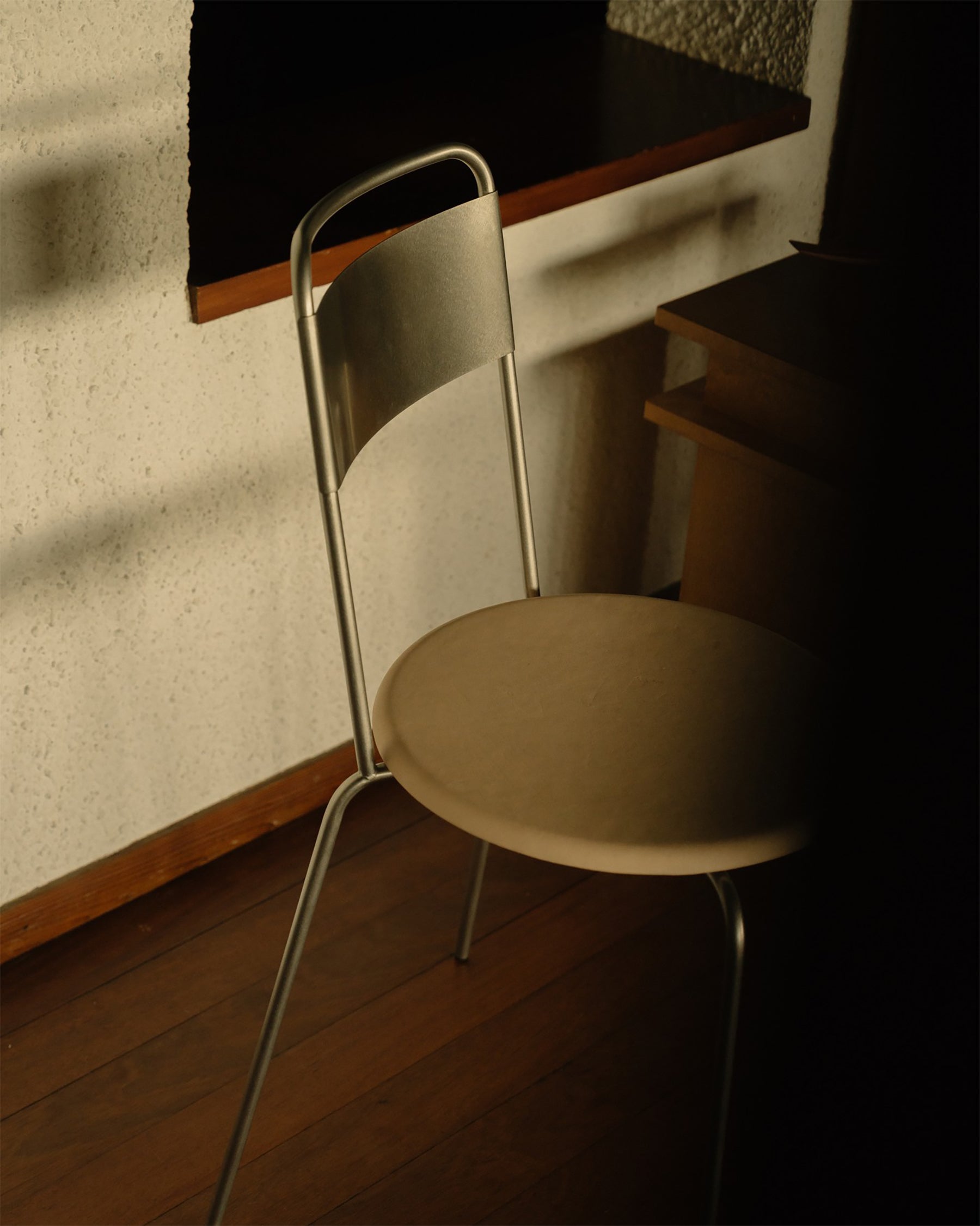 PETIT ROND CHAIR - Stainless Steel / Leather