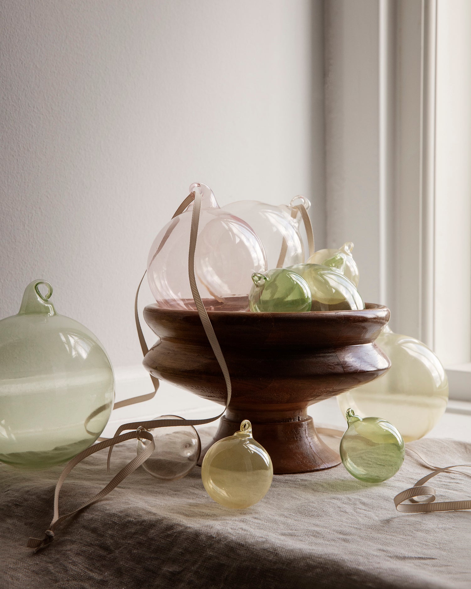 Glass Baubles - S - Set of 8 - Mixed Light