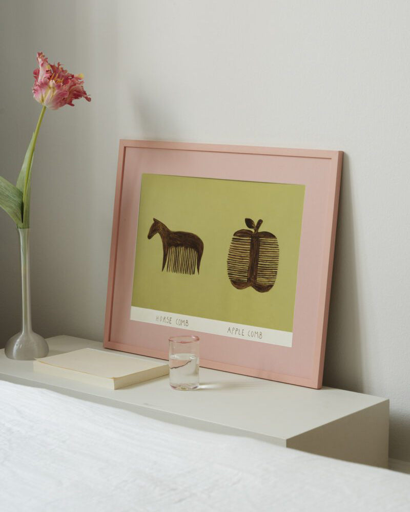 Horse and Apple Comb - Isabelle Vandeplassche