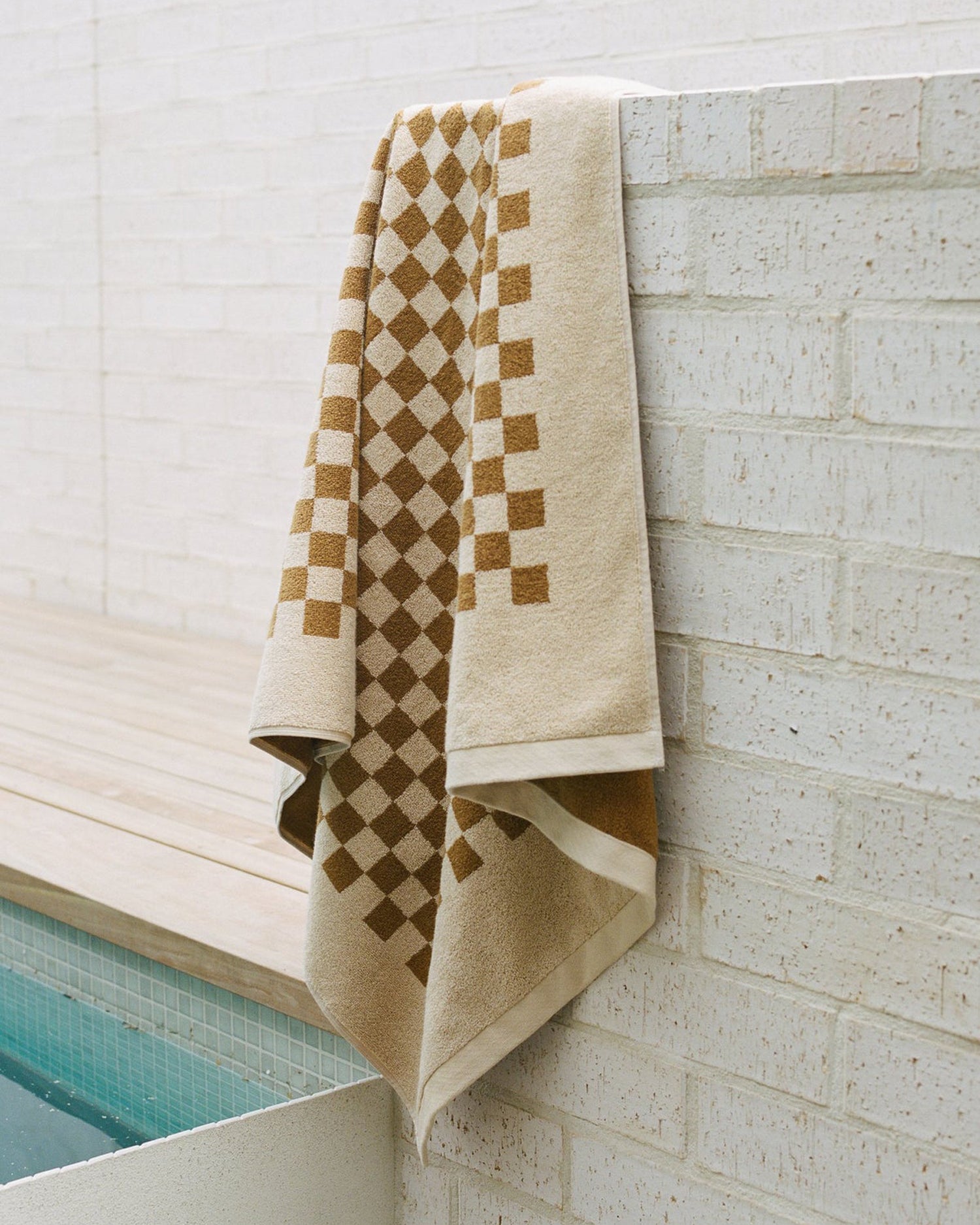 Roman Pool Towel - Cedar & Sand