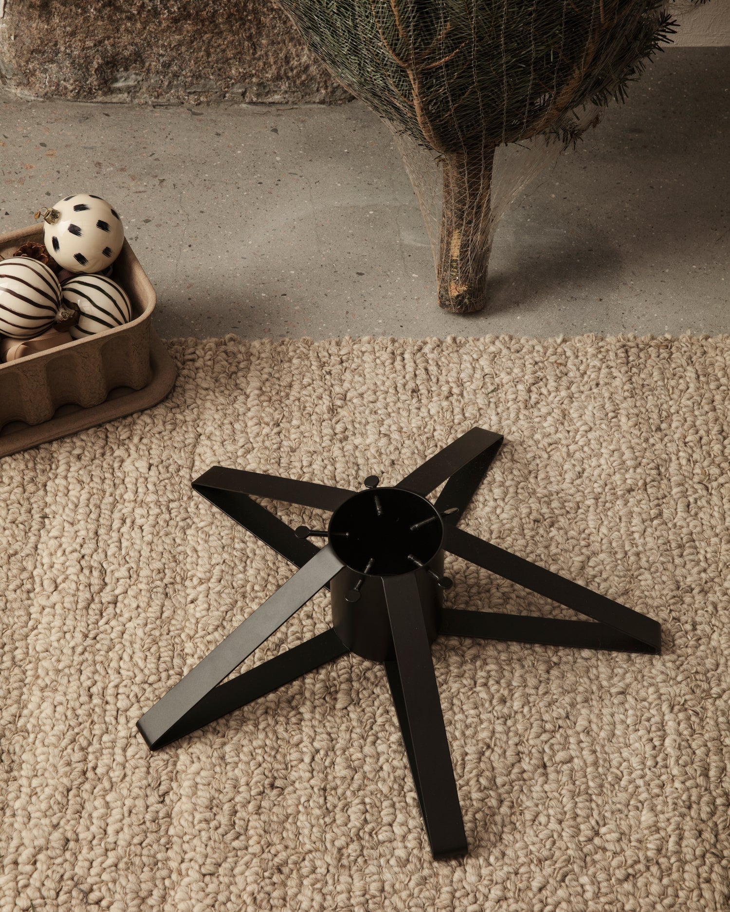 Christmas Tree Foot - Black