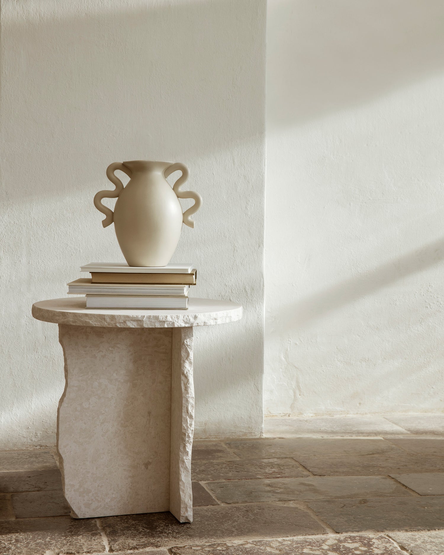 Verso Table Vase - Cream