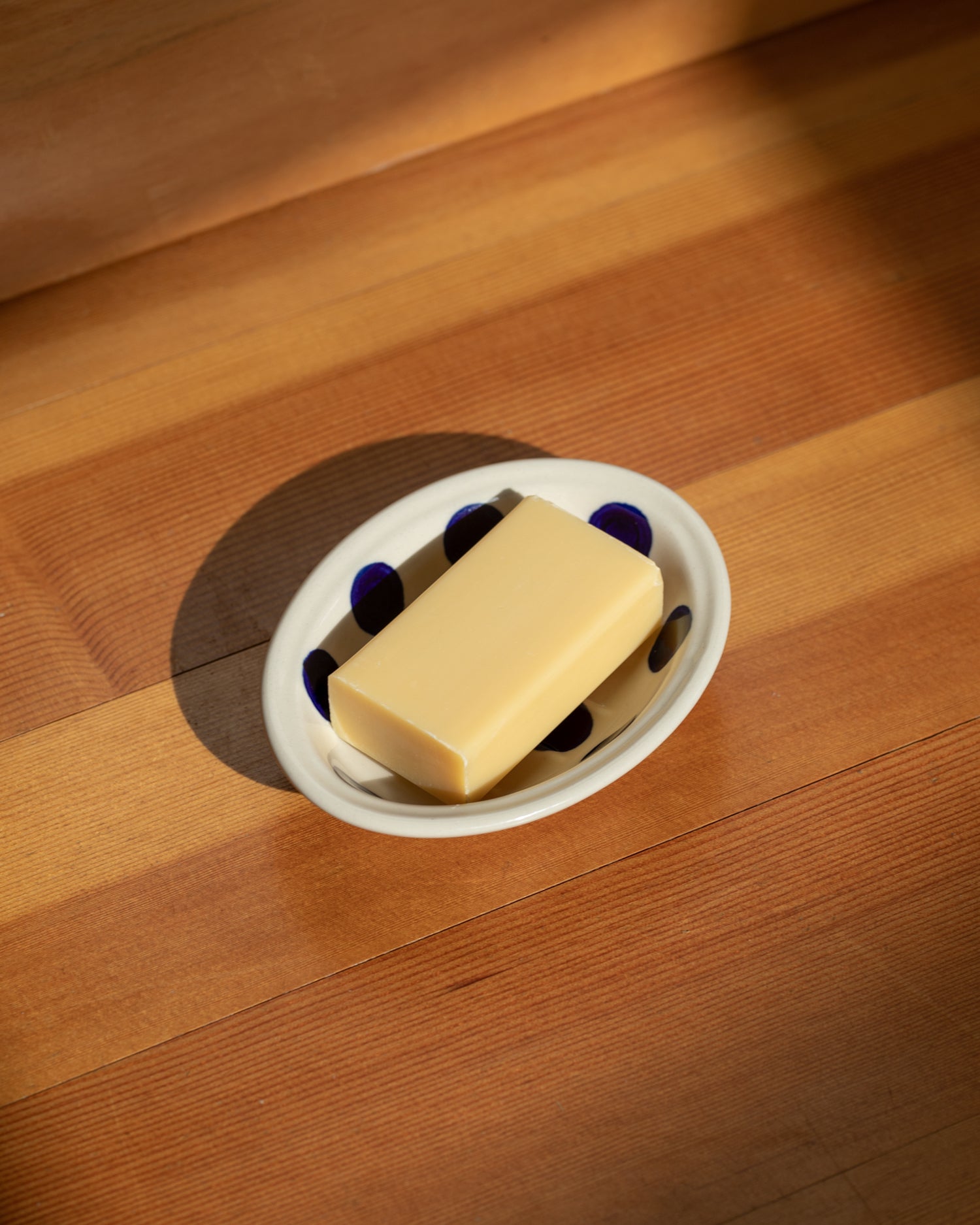 Indigo Dotted Round Ceramic Soap Dish