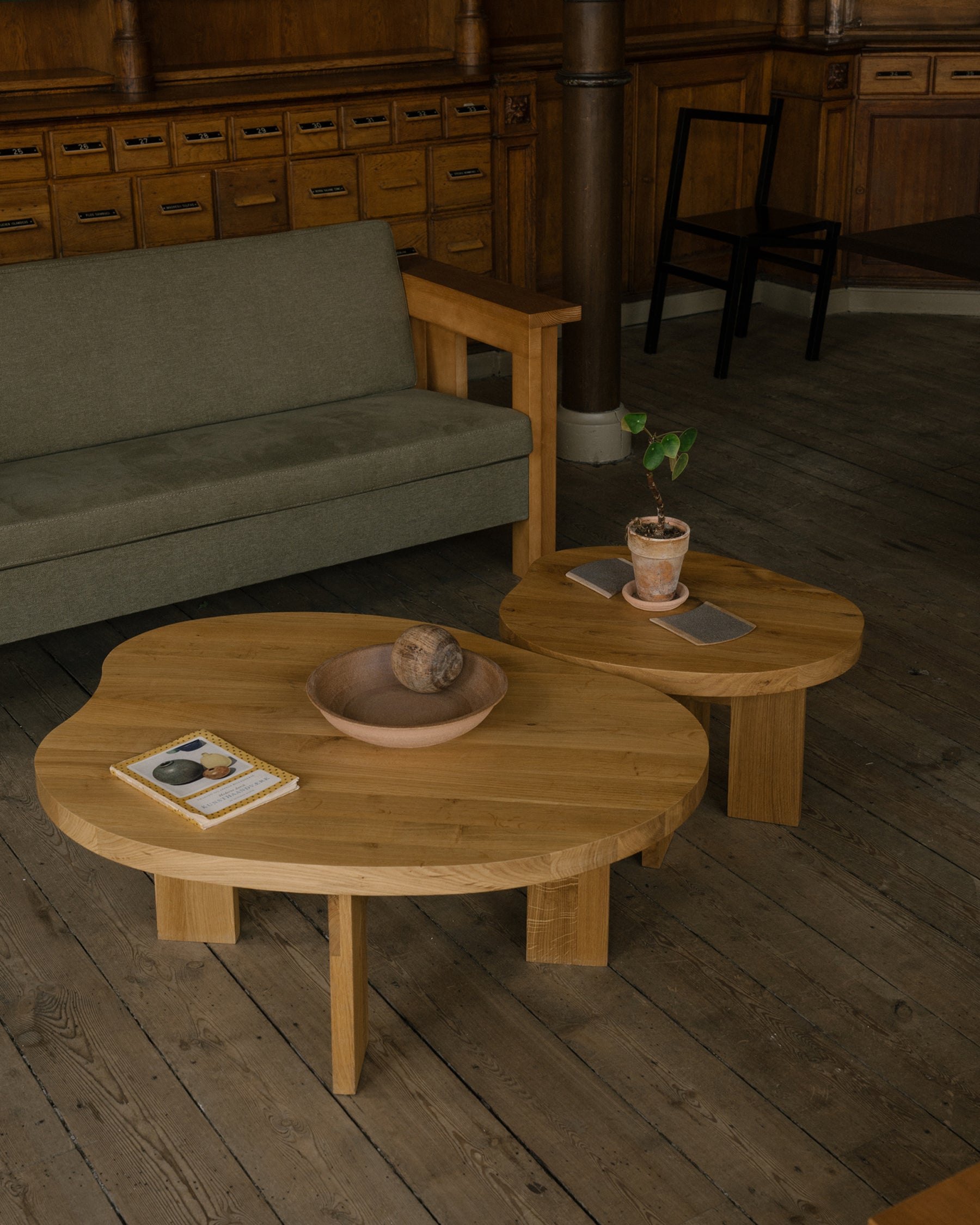 FARMHOUSE COFFEE TABLE - Pond Natural Oak