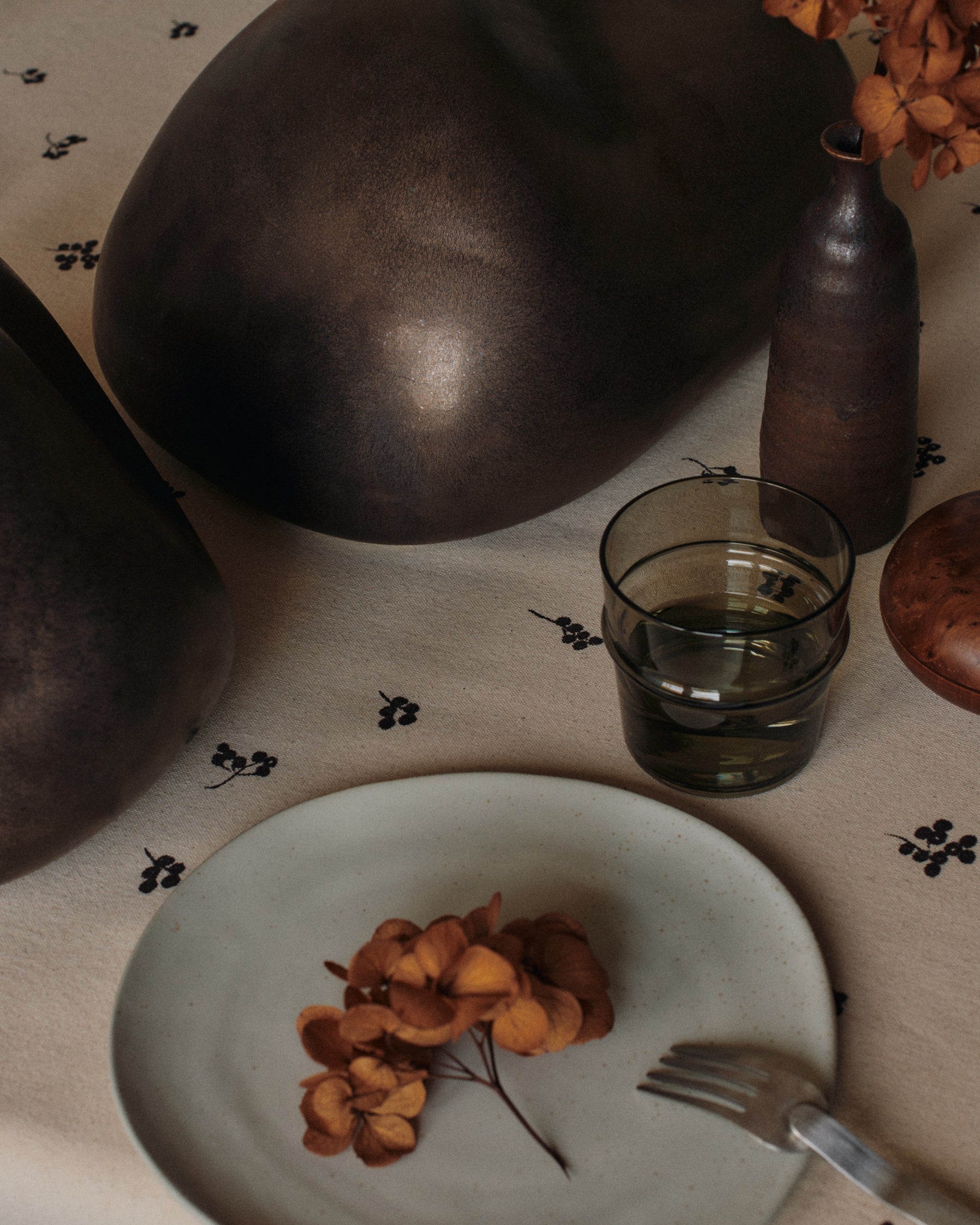 Baies Tablecloth - Natural/Dark Chocolate