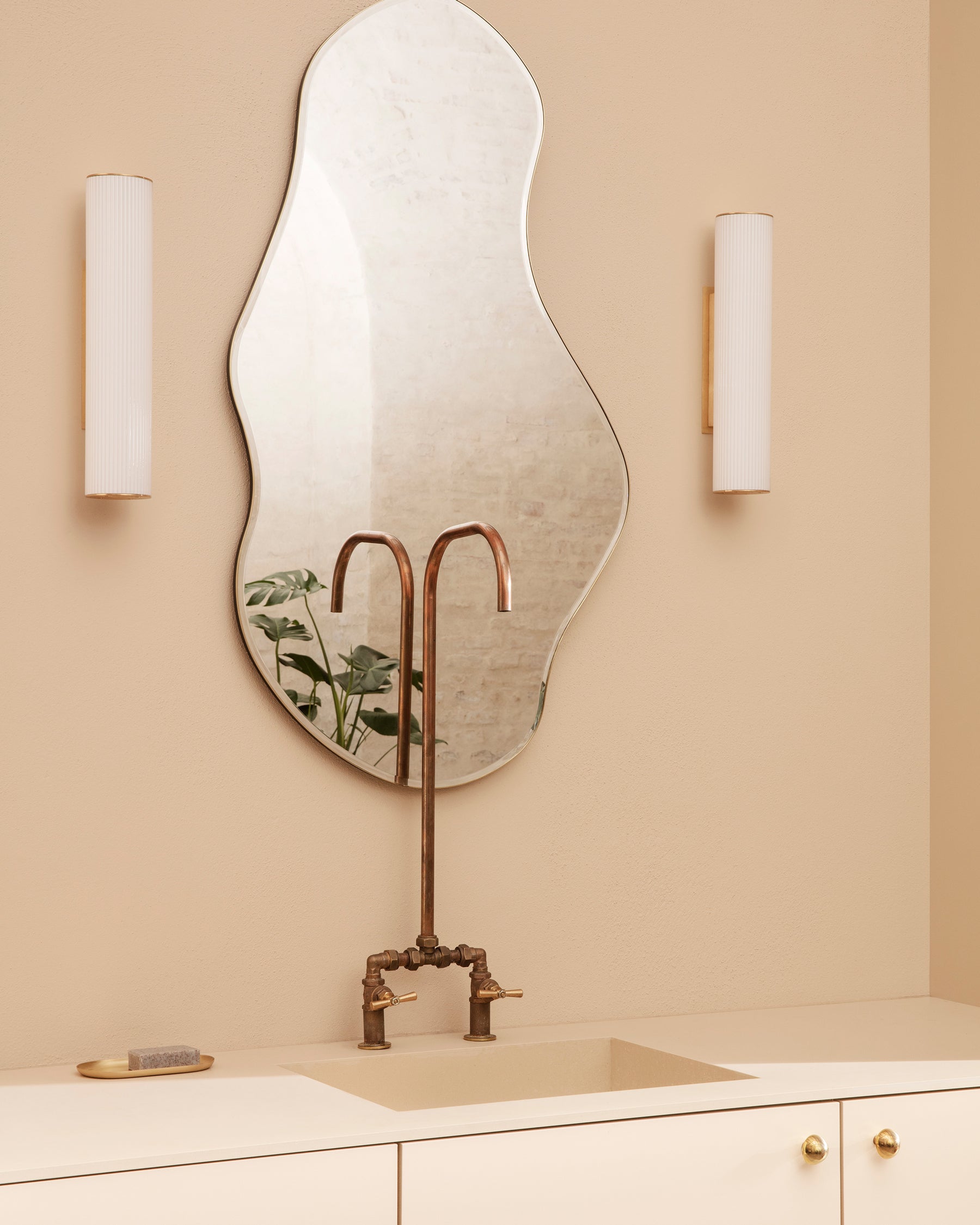 Vuelta Wall Lamp II 40 - White/Brass