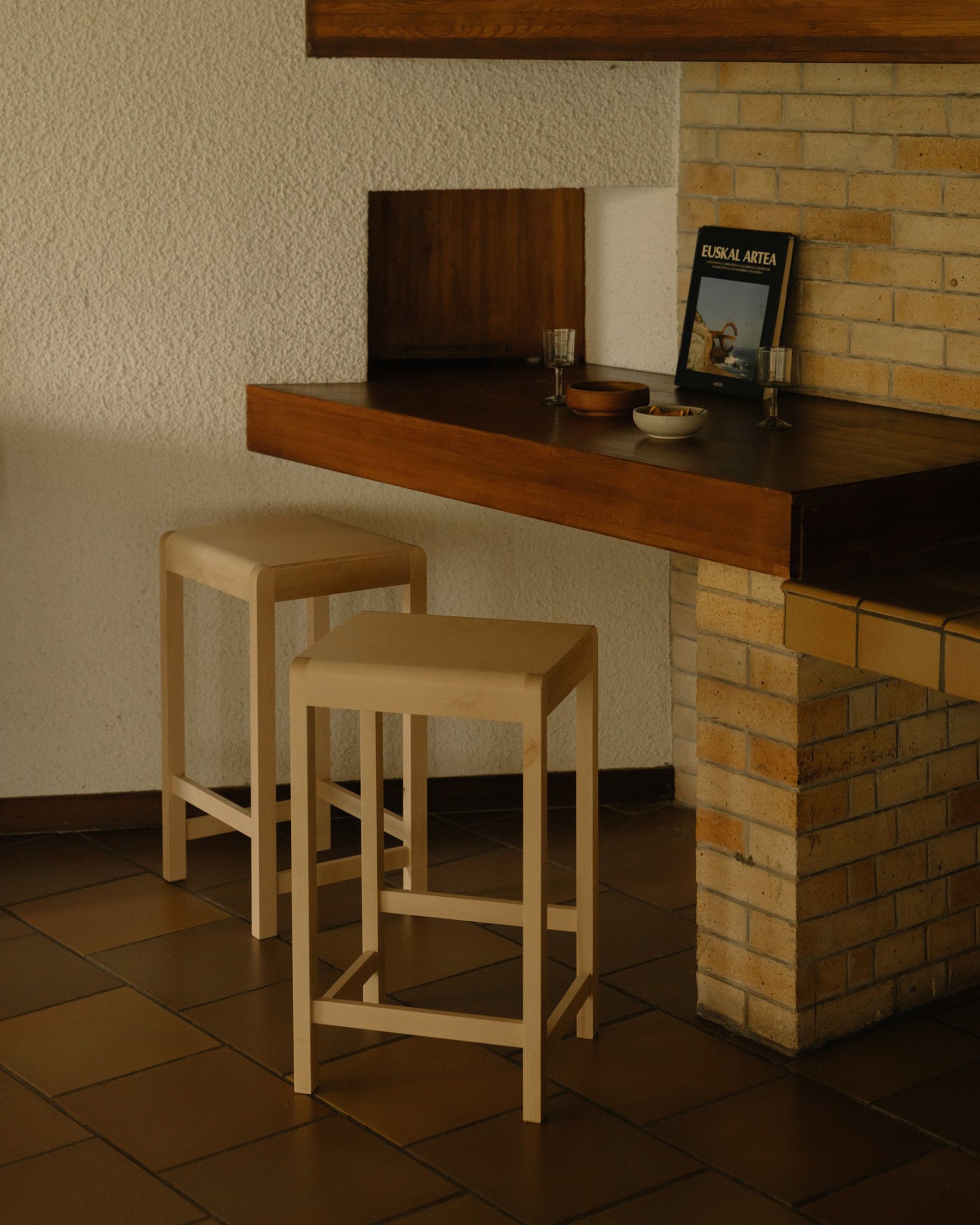 STOOL 01 H65 - Warm Brown Birch