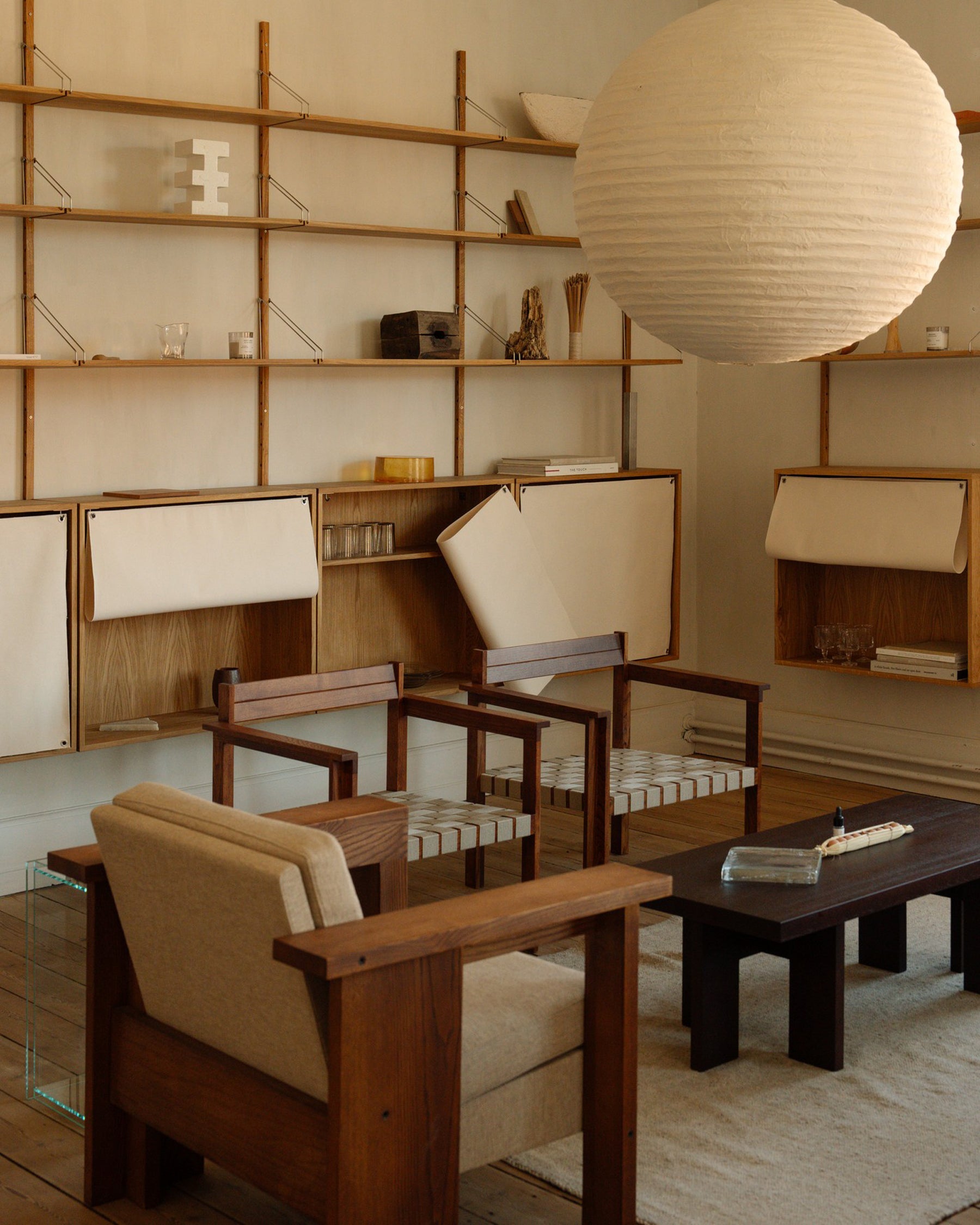 SYMMETRY LOUNGE CHAIR - Ash Wood / Oat Fabric