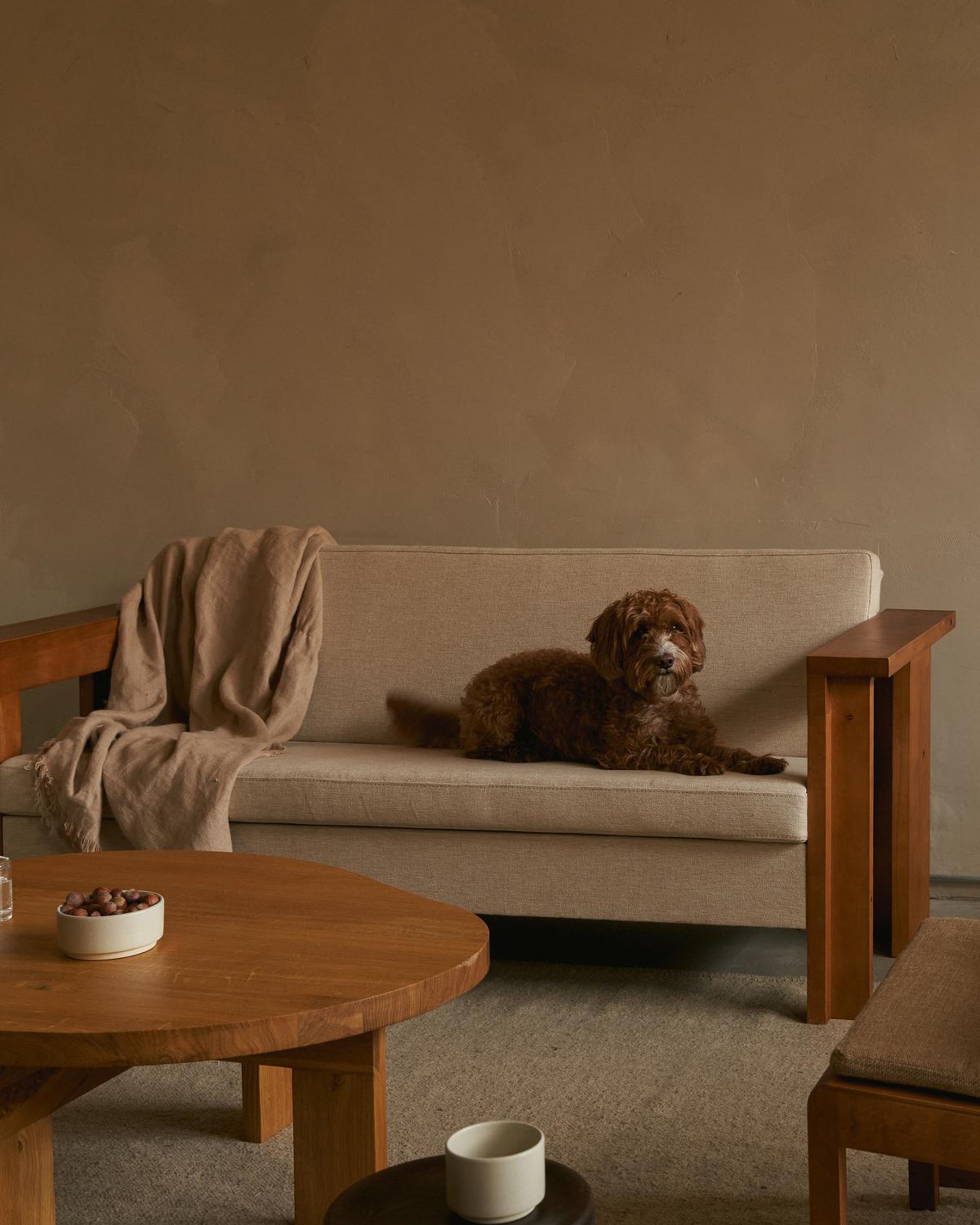 SYMMETRY COUCH - Ash Wood / Oat Fabric