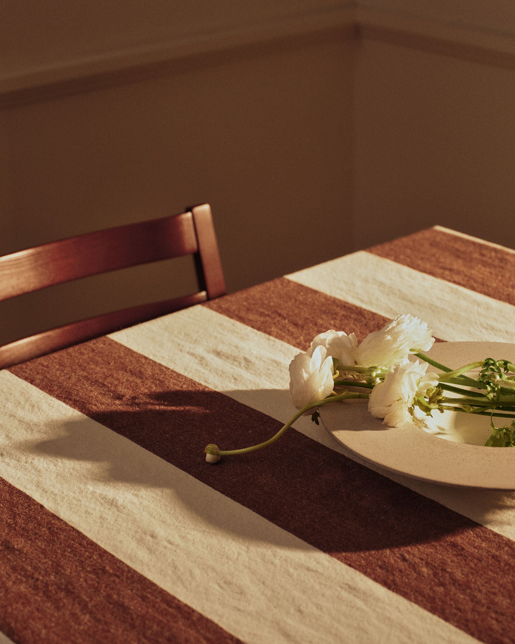 Hale Tablecloth - Chestnut/Frosted Lime