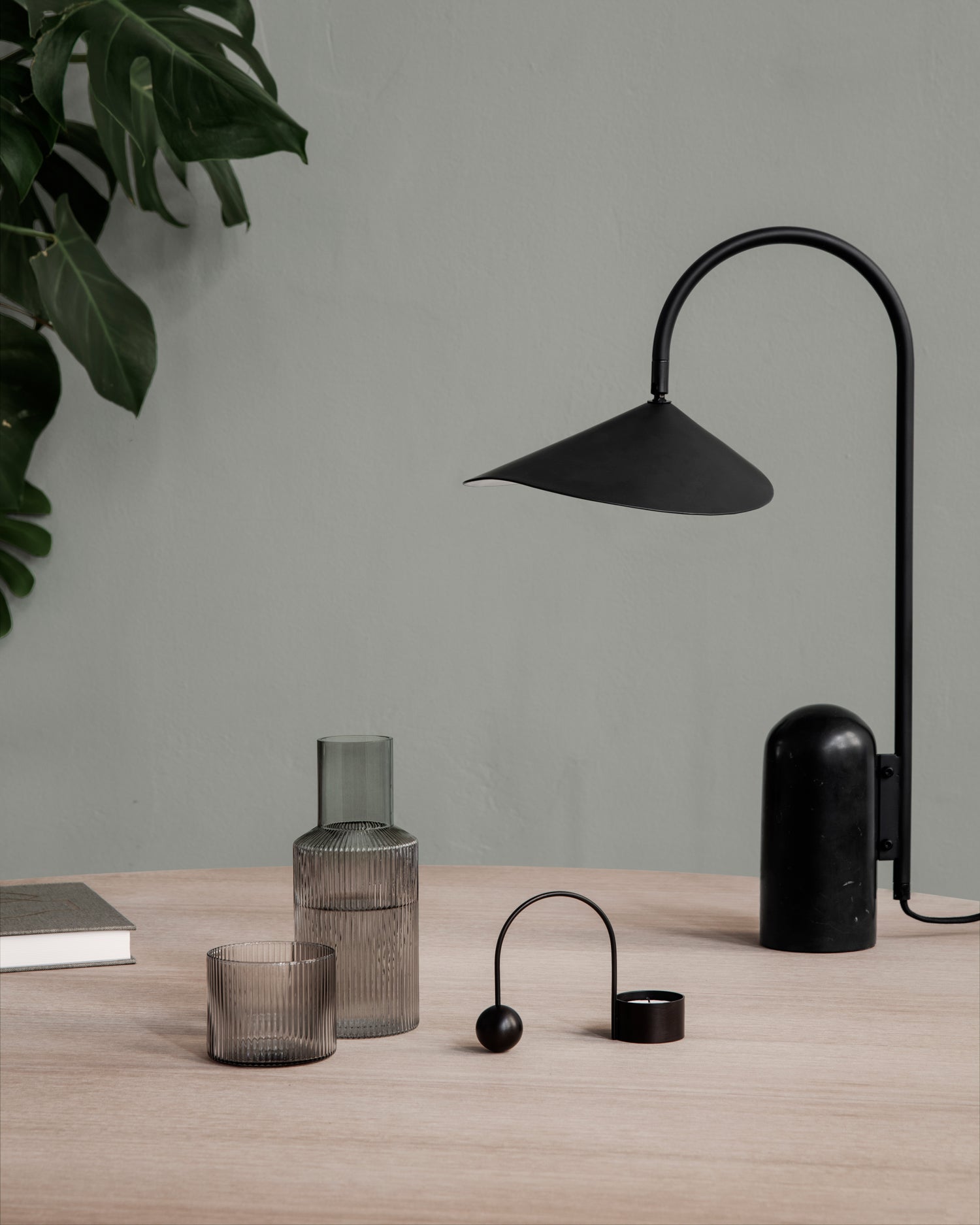 Arum Table Lamp - Black