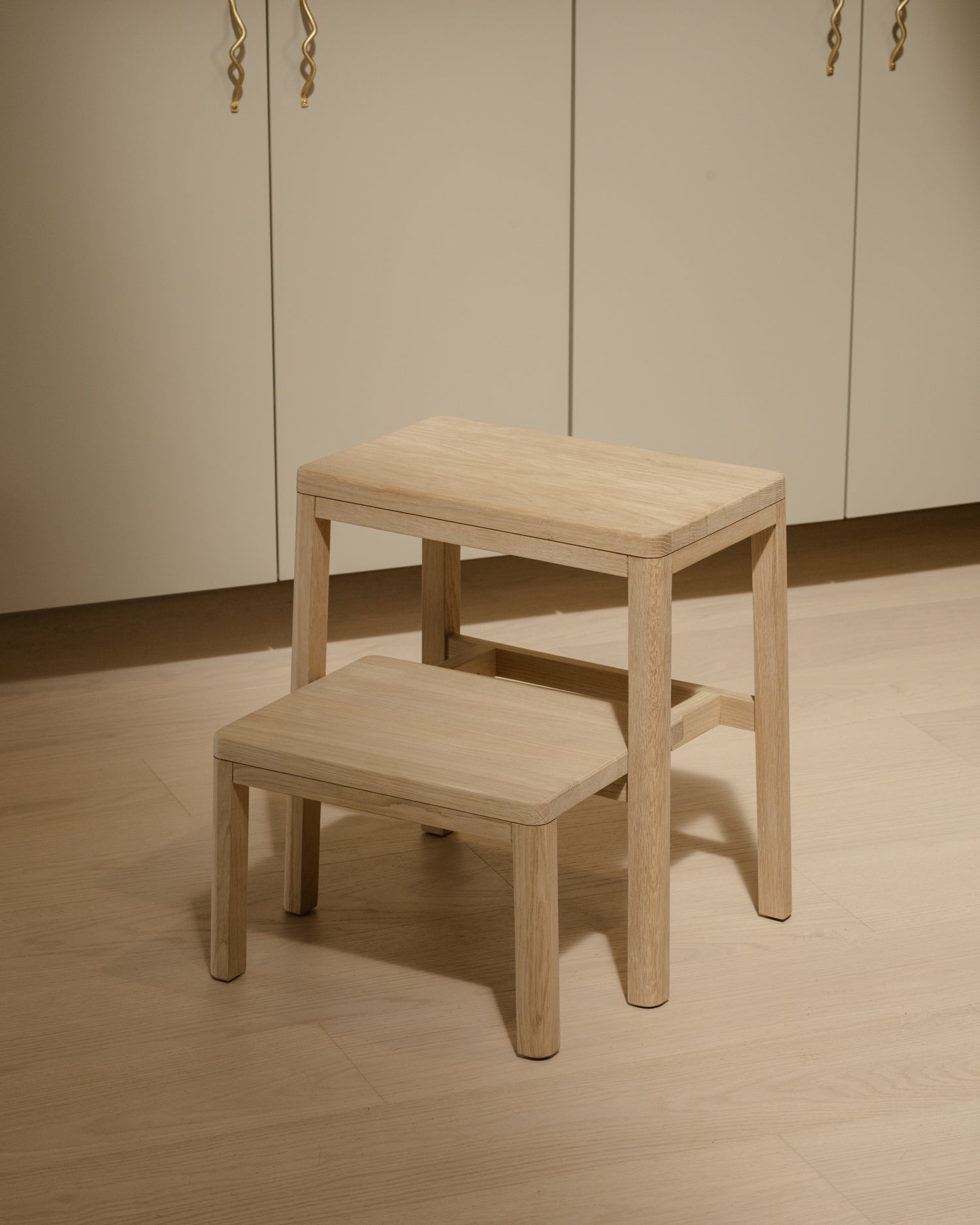 Noboru Stool