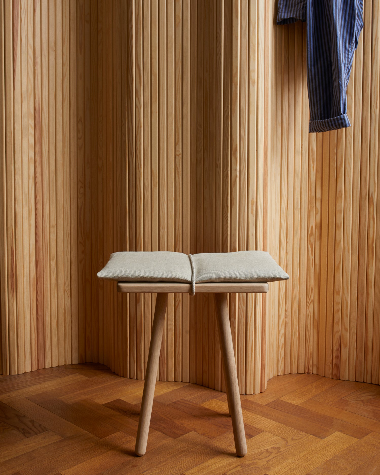 Georg Stool - Oak/Linen